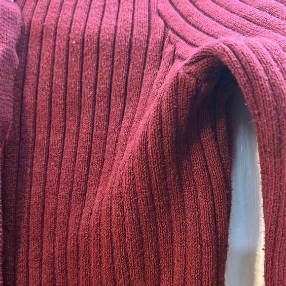 Red Hollister Lace Up Ribbed Long Sleeve Shirt - Picture 4 of 9